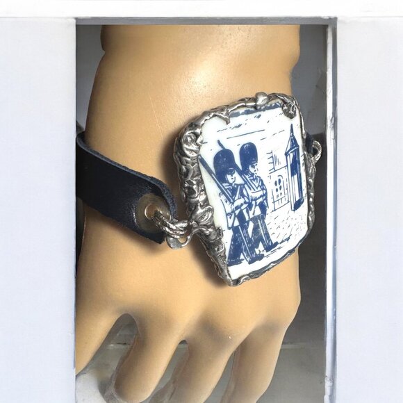 Blue Willow Nutcracker China Leather Bracelet With Silver Blend Bezel Artisanal - Picture 16 of 17